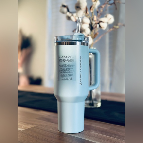 Starbucks Stanley, spring blue - Picture 3 of 3